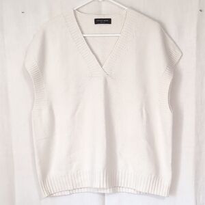 Cecile Wang France White Vneck Sleeveless Sweater Plush Size Extra Large